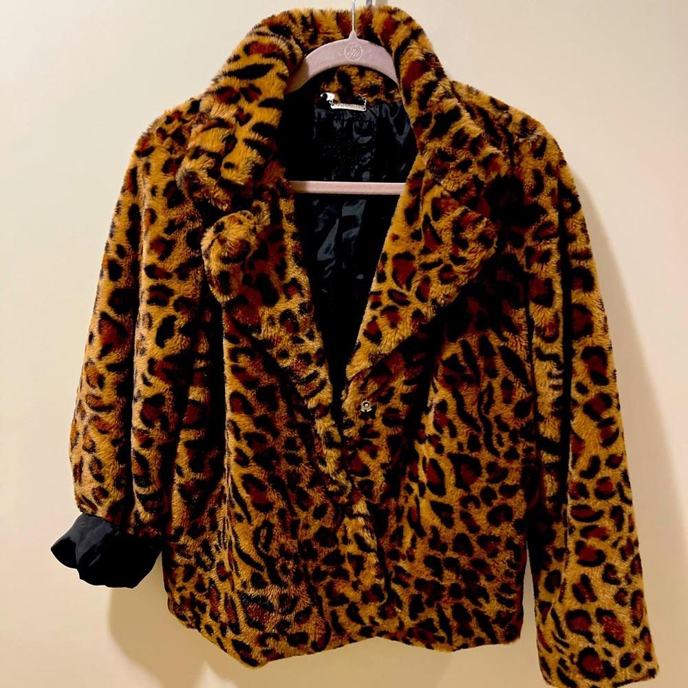 Used, size large really cute jacket with snaps and pockets